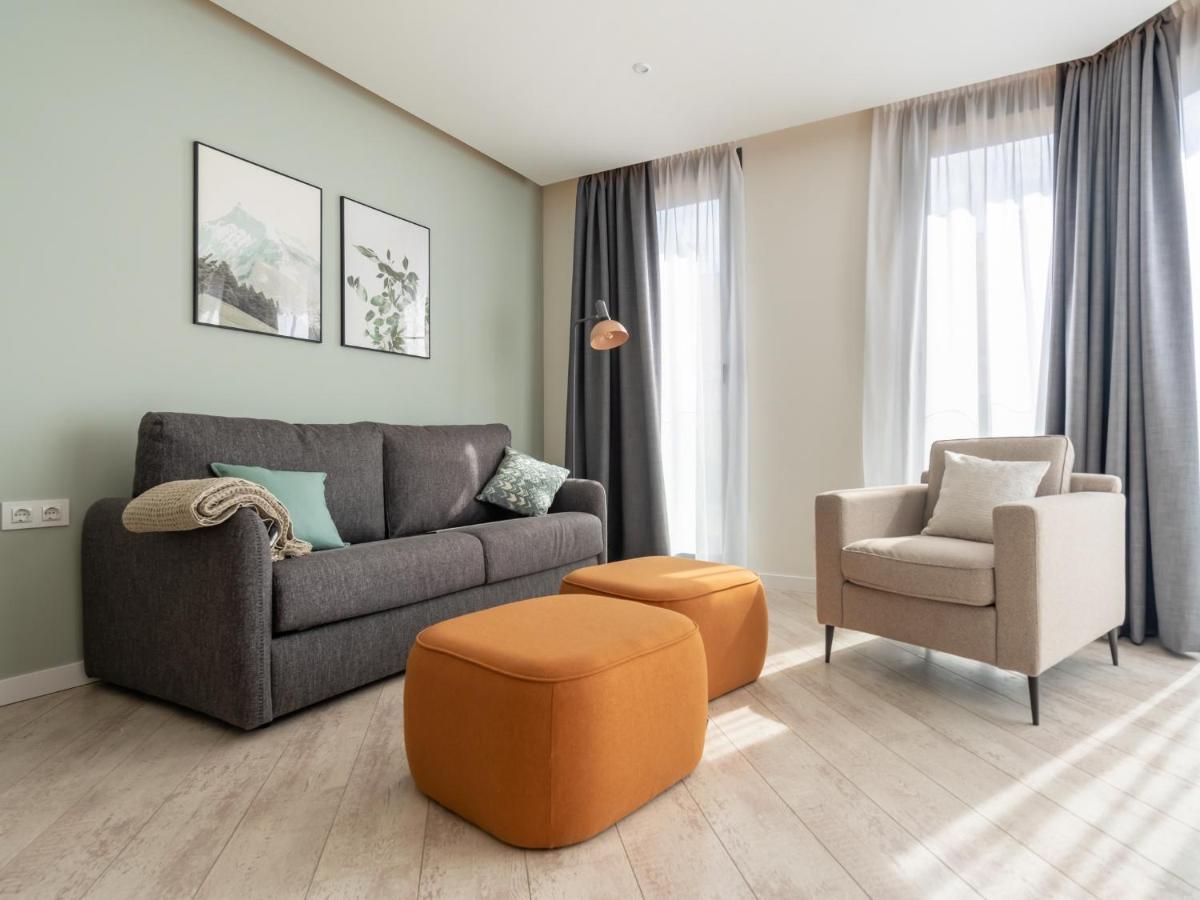 One-Bedroom Apartment,1367996897:JPEG