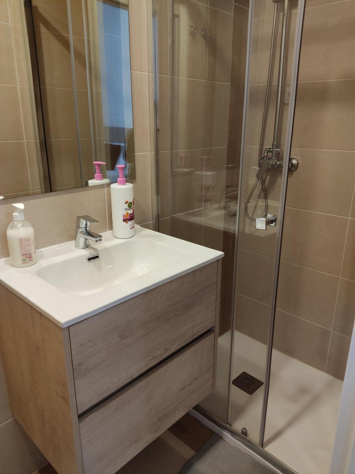 Double Room Private Bathroom,1572752564:JPEG
