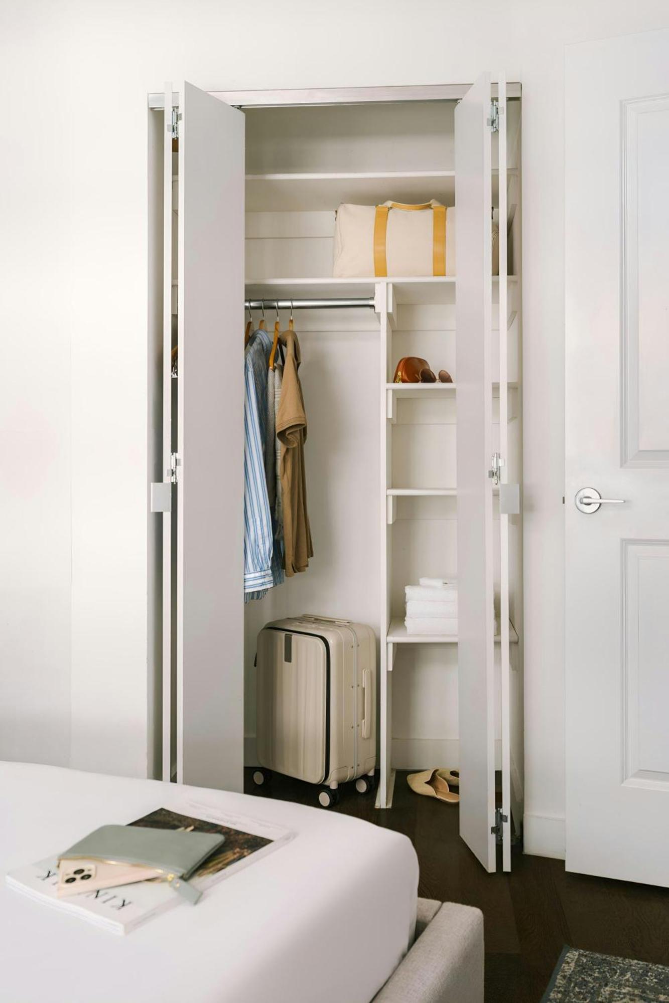Apartamento Superior de 1 dormitorio con cama grande y sofá cama