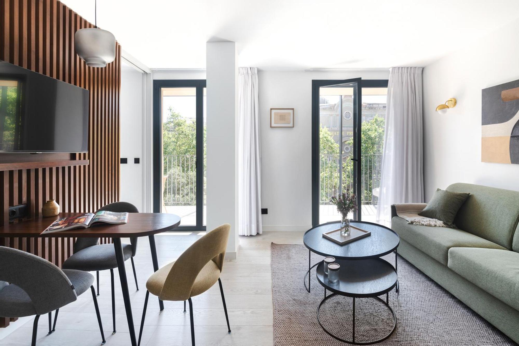 One bedroom Apartment with Balcony