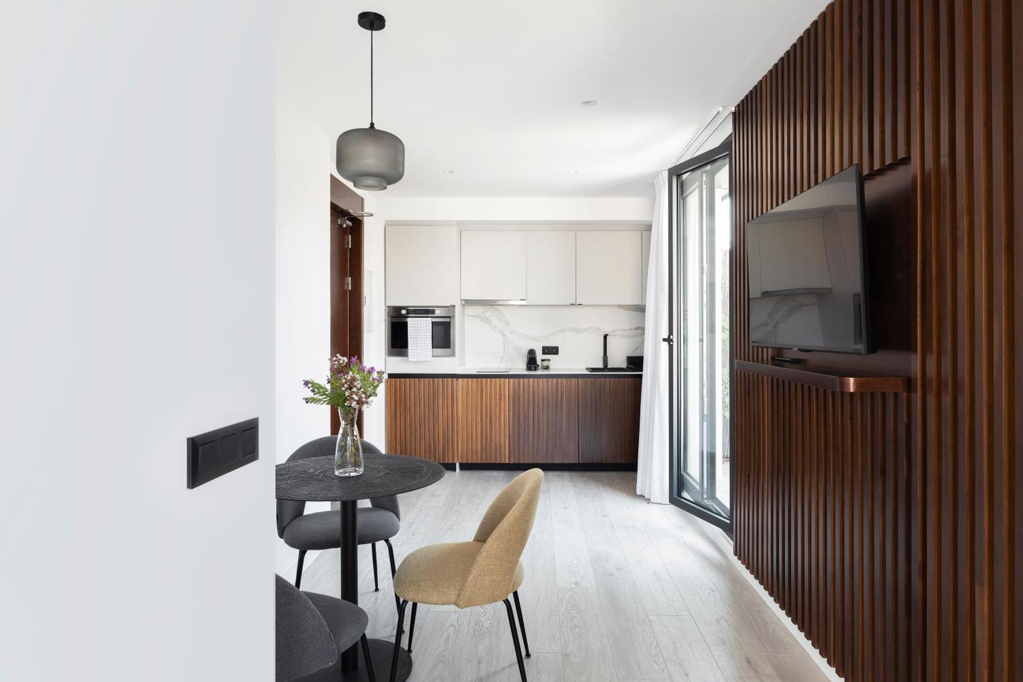 One Bedroom Apartment with Large Terrace