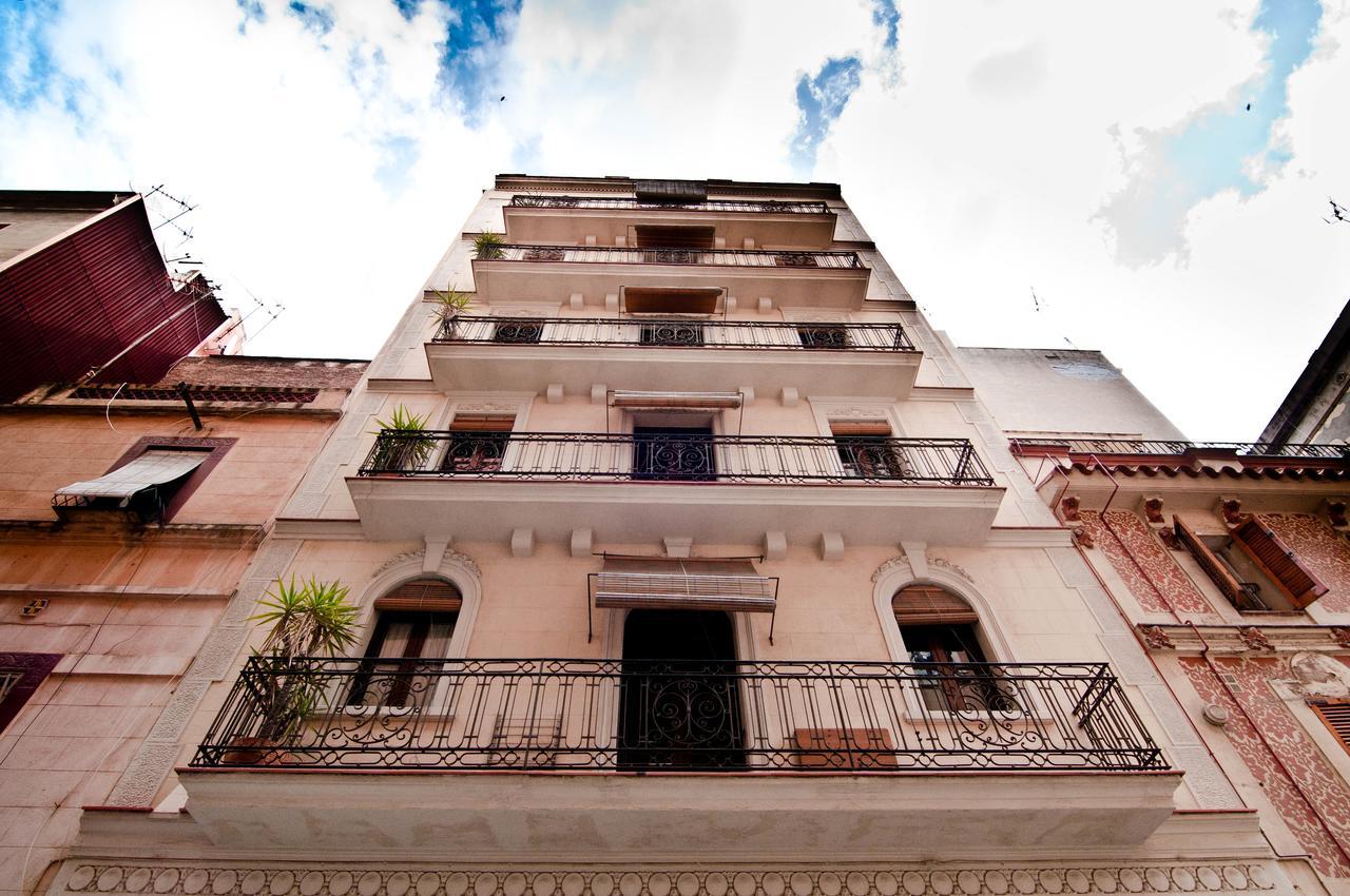 Apartamento con balcón