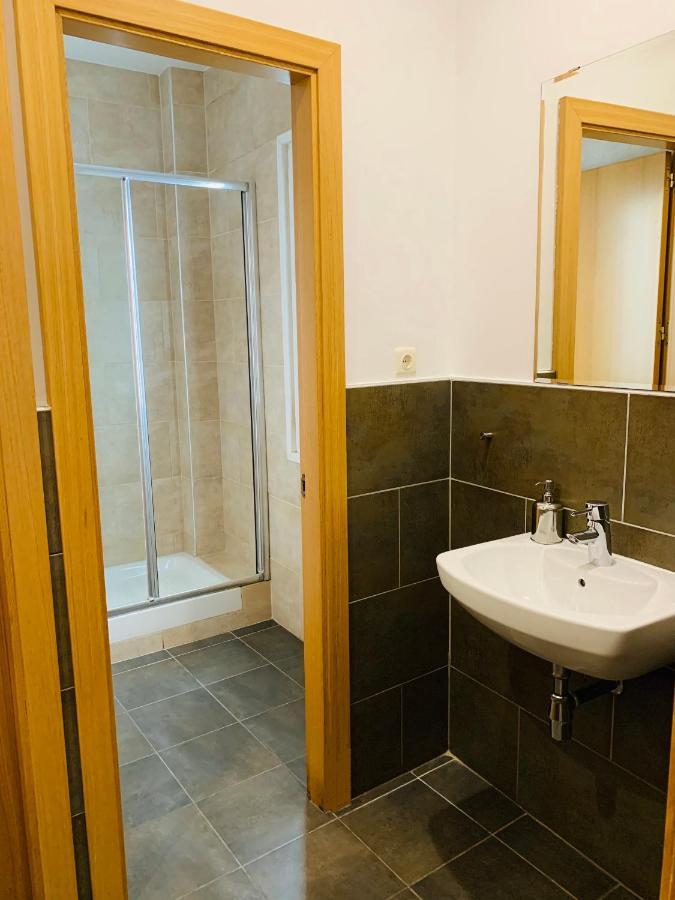 Habitación Doble con baño compartido - 2 camas