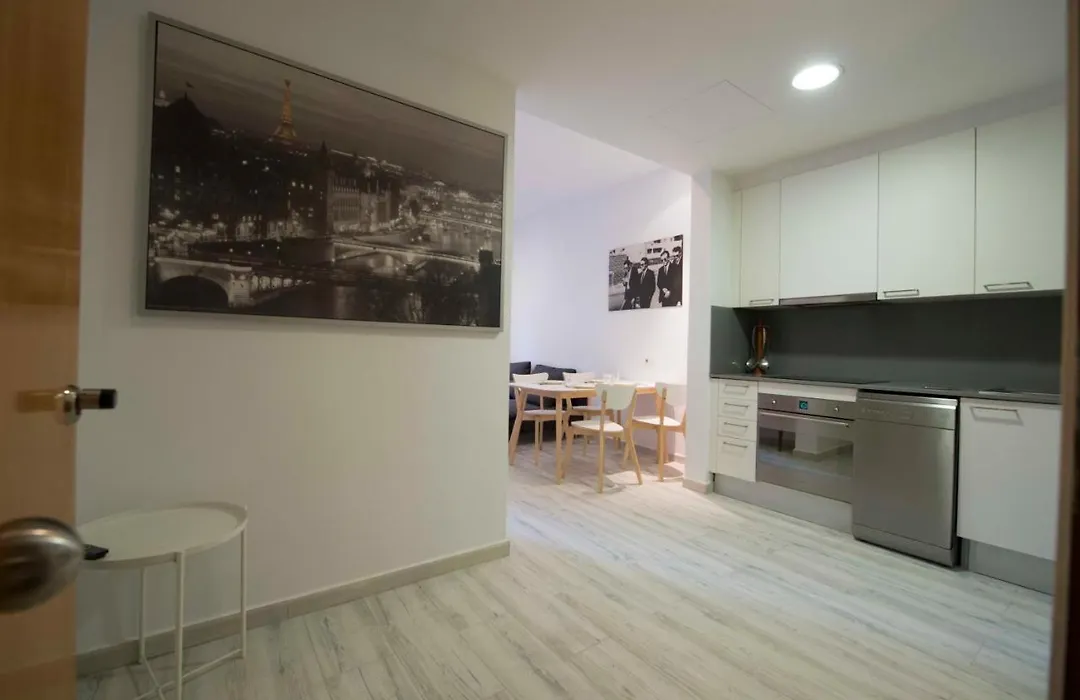 Roger De Lluria Design Apartment-1