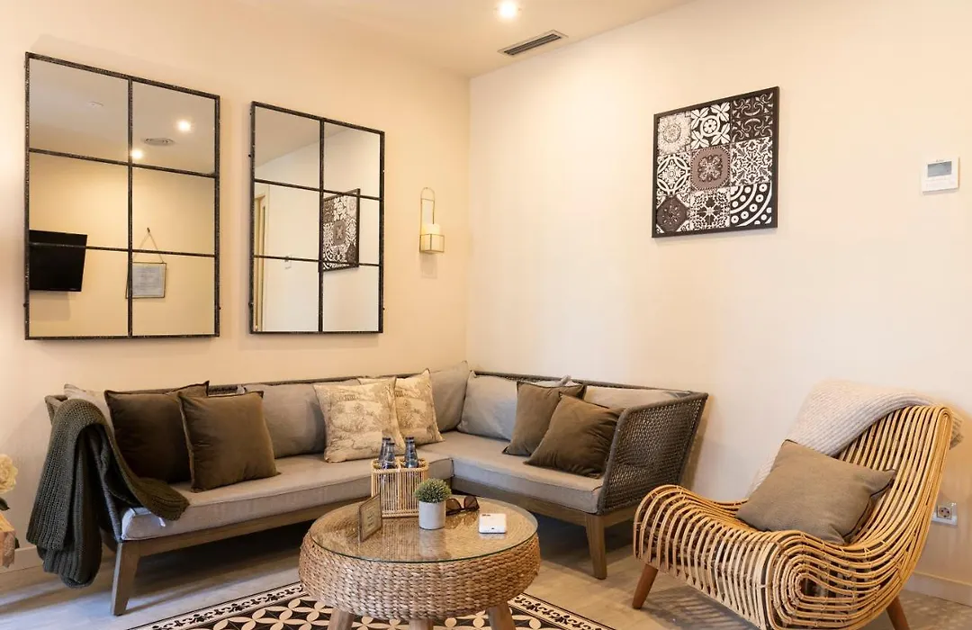 Chic Apartments Barcelona-1