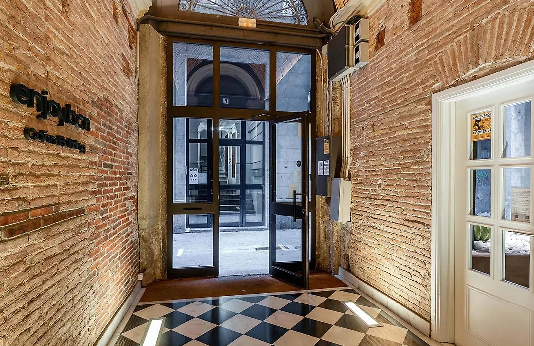 Enjoybcn Colon Apartments-1