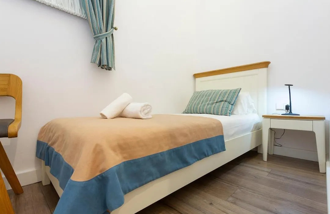 Urban Comfort Stay Near Passeig De Gracia-1