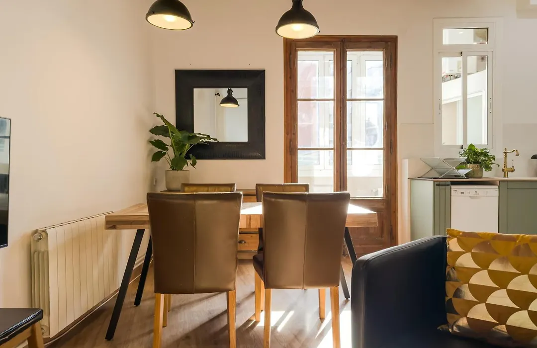 Magalhaes - Trad Flat In Poble Sec, Near Ramblas-1