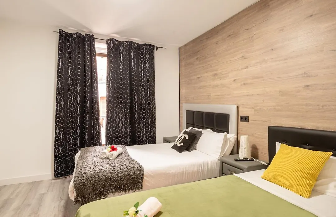 Apartamentos Day Madrid VALVERDE Centro Gran Via Sol Malasaña-1