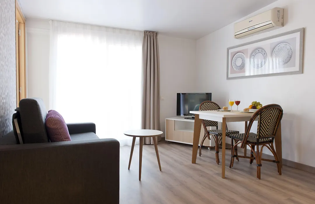 Mh Apartments S. Familia-1