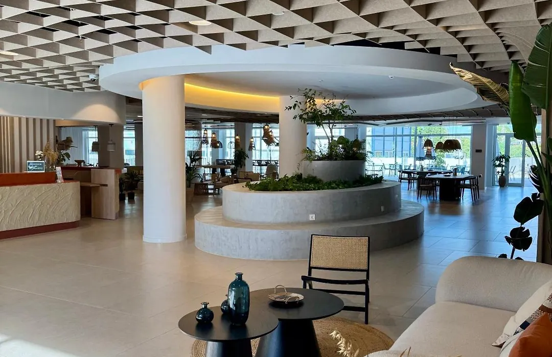 Vibe Stay Sevilla Residencia de Estudiantes - Adults Only-1