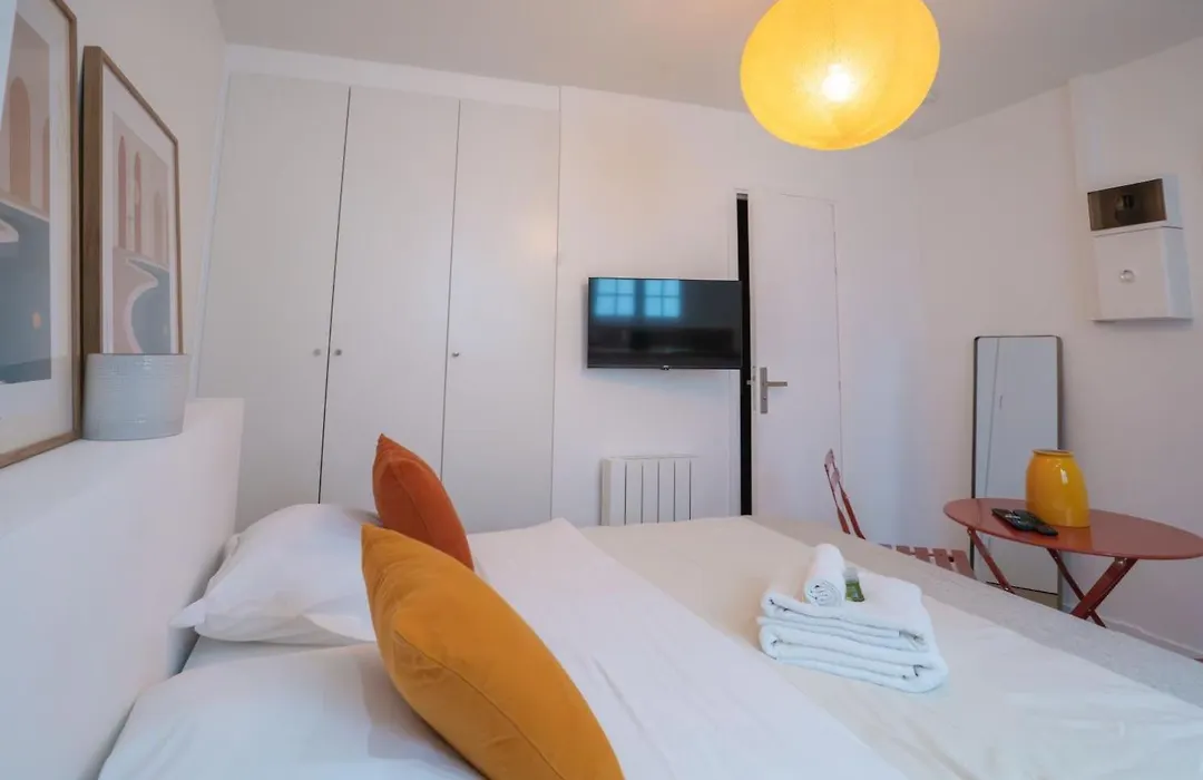Studio Neuf Metro Etienne Marcel Paris 3 - 2P - Flat-Guest-1