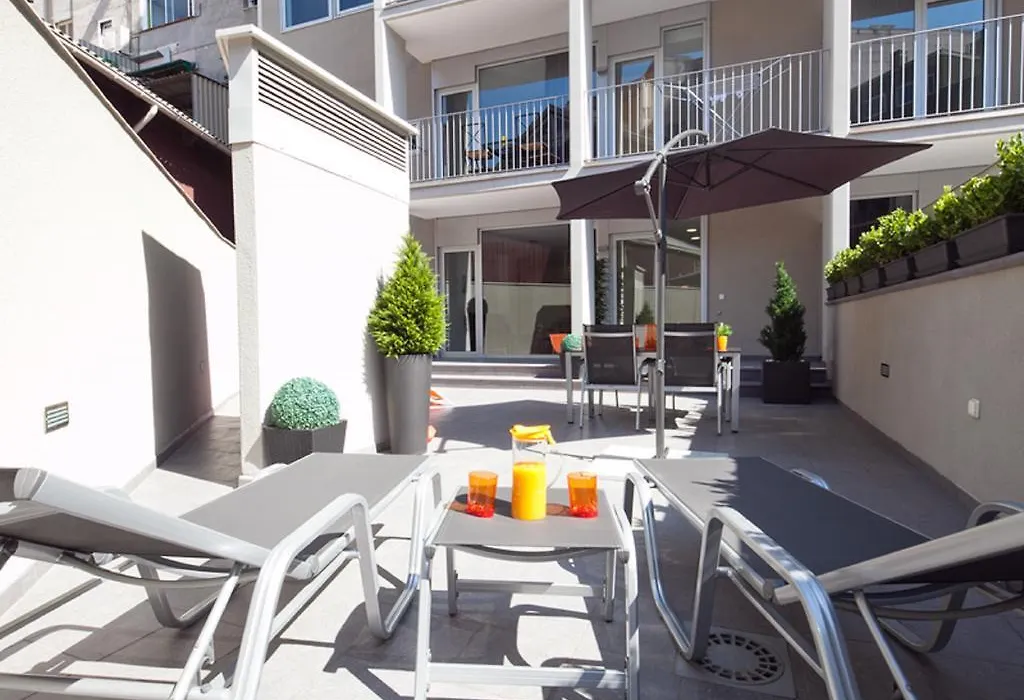 Charmsuites Paralel-1
