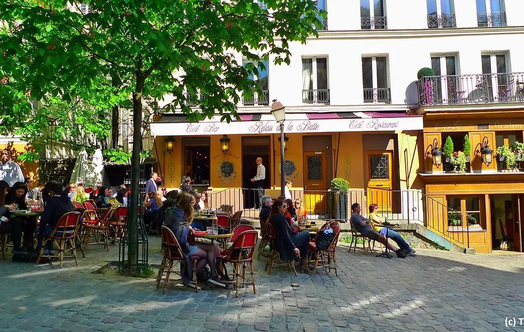 Abbesses Montmartre Apartment-1