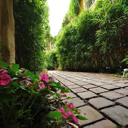 Les Patios Du Marais 2-3