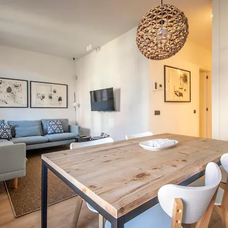 Apartamento de cuatro dormitorios en Carrer Diputació-3
