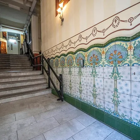 Apartamento de cuatro dormitorios en Carrer Diputació-2