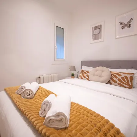 One Bedroom Apartment in Carrer Aragó-3