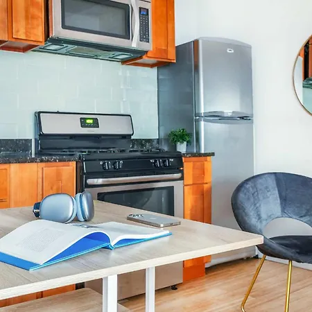 102-1A Best Value 2Br Apt Near Central Park-3