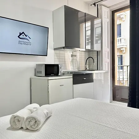 Apartamentos Day Madrid VALVERDE Centro Gran Via Sol Malasaña-3