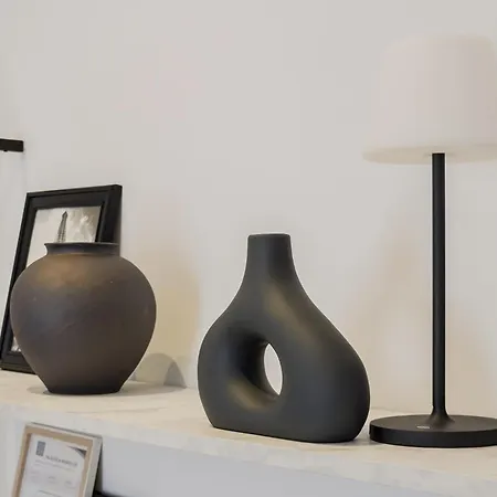 Four Petals Barcelona Boutique Apartments-2