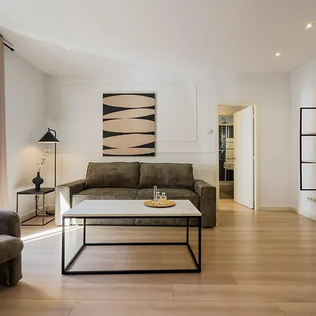 Four Petals Barcelona Boutique Apartments-3