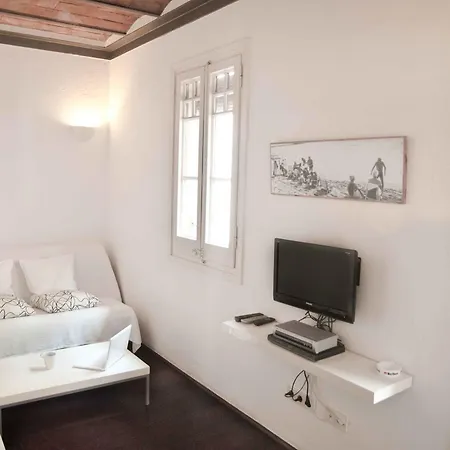 Barceloneta Suites Apartments Beach-3