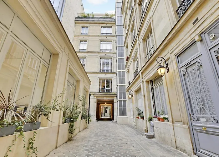 Marignan Au Coeur Des Champs Elysees París