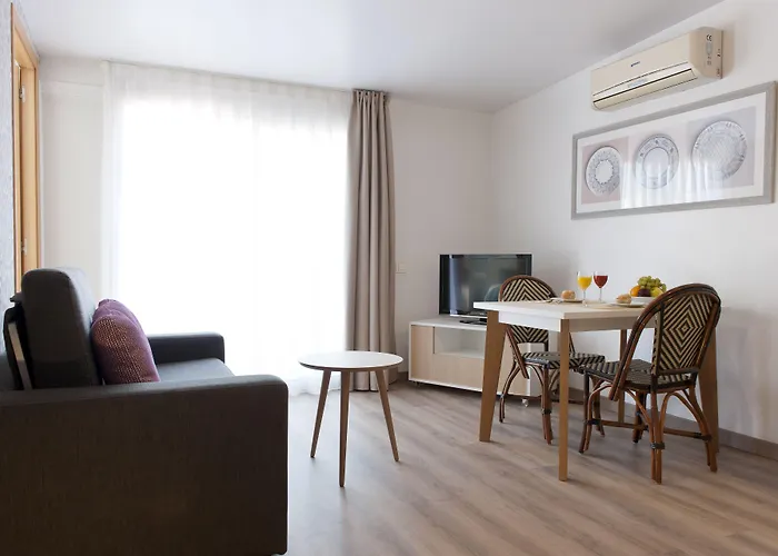 Apartamentos en AlquilerMh s S. Familia